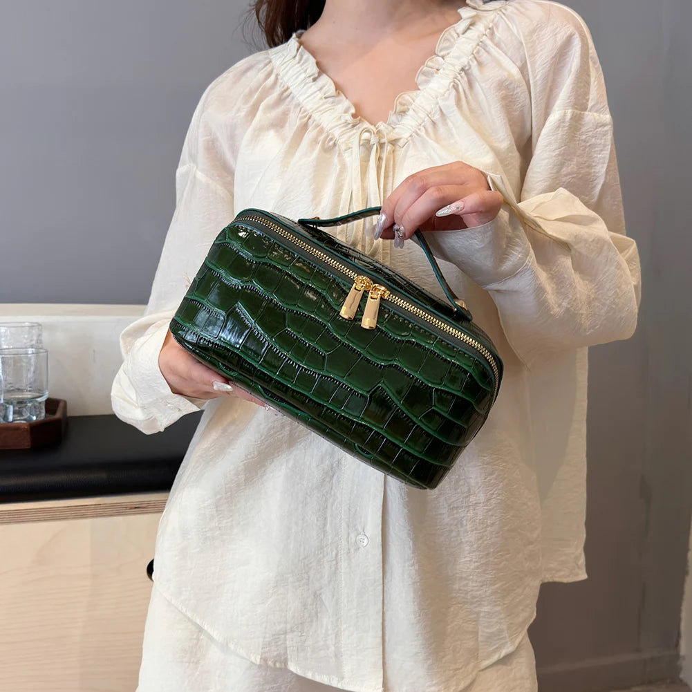 Closure PU Leather Makeup Bag Multi Compartment Cosmetic Organizer