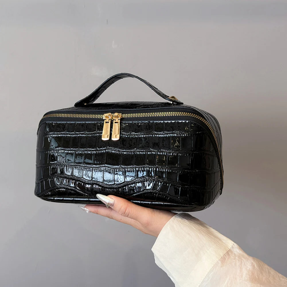 Closure PU Leather Makeup Bag Multi Compartment Cosmetic Organizer